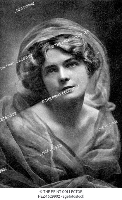 Gertrude Robins (1890-1962), American actress, 1908-1909. From Penrose's Pictorial Annual 1908-1909, An Illustrated Review of the Graphic Arts, volume 14