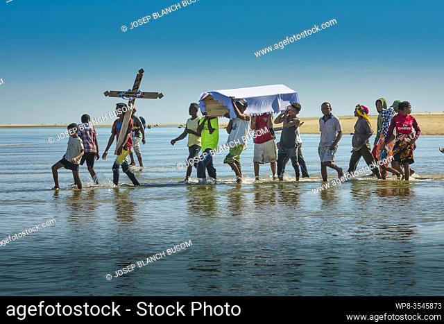 Morondava. Burial, on the way to the cemetery in the town Betania
