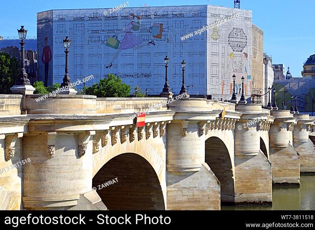 Bridge, Pont Neuf, fragment, faces, masks, La Samaritaine, deparment Store, Grand. Magasin , Seine, river, water,
