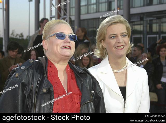 Cornelia SCHEEL will be 60 years old on March 28, 2023, 01SN-Sinnen091004VM.jpg Hella von SINNEN, Germany, comedian, with partner Cornelia SCHEEL, portrait