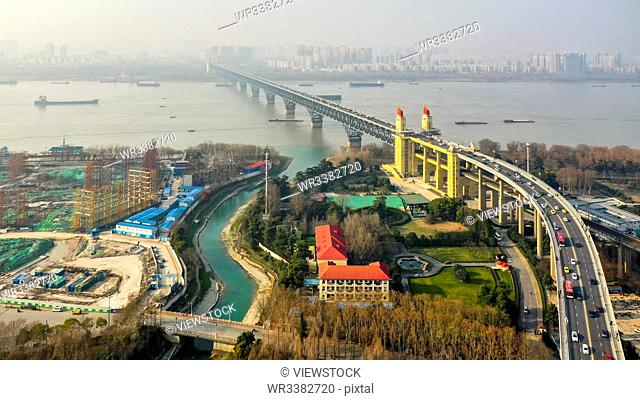 Nanjing Yangtze river bridge, located in nanjing gulou shimonoseki between north and pukou bridge