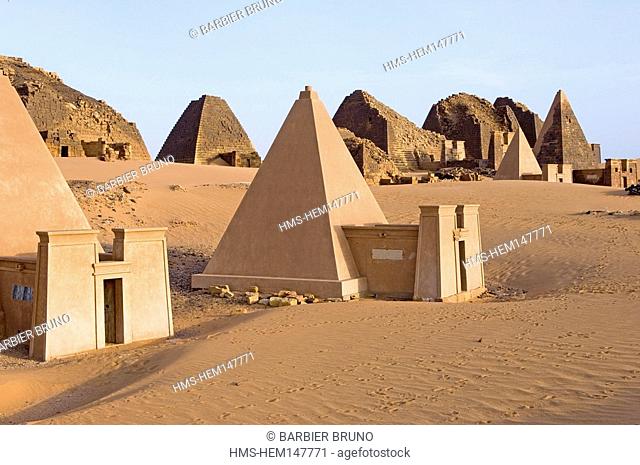 Sudan, pyramids Meroe, Kingdom of Meroe existed in 1200 years, only to continue in the shape of the Kingdom of Nubia 1100 years