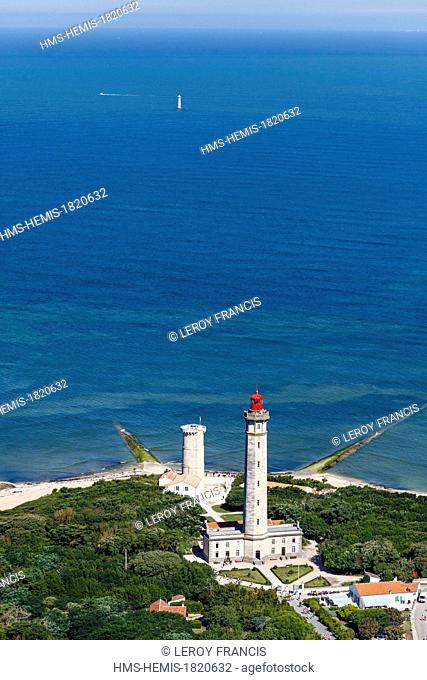 France, Charente Maritime, Ile de Re, Saint Clement des Baleines, the Baleines lighthouse and the Baleineaux lighthouse in the background (aerial view)