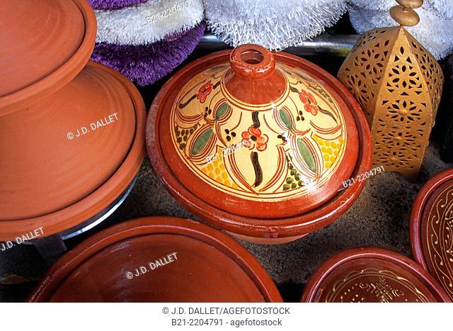 Handicrafts: tajine (stew) plates, light and carpets, Morocco