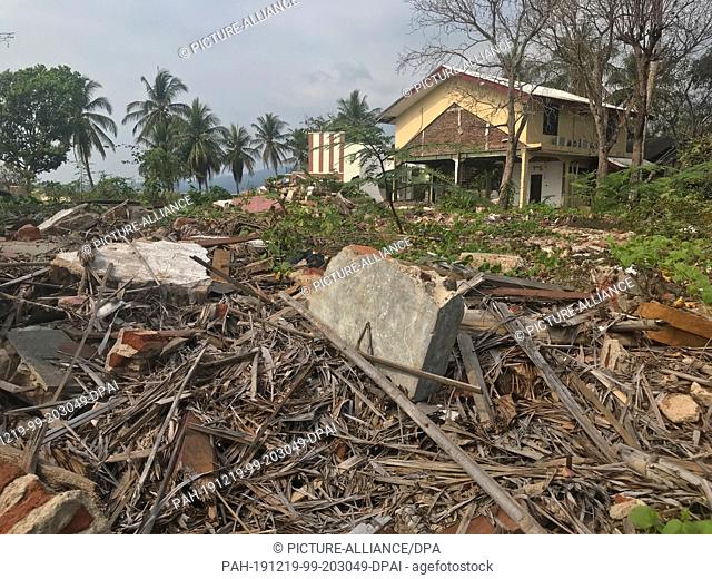 17 October 2019, Indonesia, Pandeglang: After a tsunami one year ago, devastations can still be seen in the Indonesian city of Pandeglang