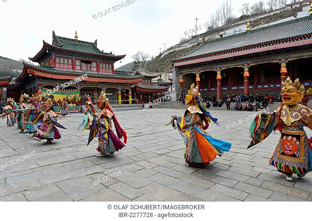 Tibetan Buddhism, religious Cham mask dance at the important Gelugpa monastery of Kumbum, Huangzhong, Xinning, Qinghai province, formerly known as Kokonur