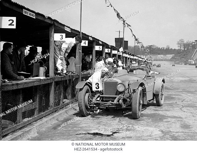 Dudley Froy and George Field's Invicta at the JCC Double Twelve race, Brooklands, 8/9 May 1931. Artist: Bill Brunell