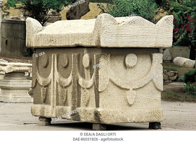 Egypt - Alexandria - Catacombs of Kom-esh-Shuqafa. Sarcophagus