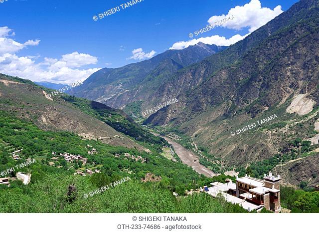 Valley of beauty, Tibetan folk house, Jiaju village, Danba (Rongzhag Zong), Garzê Tibetan Autonomous Prefecture, Sichuan Province, PRC