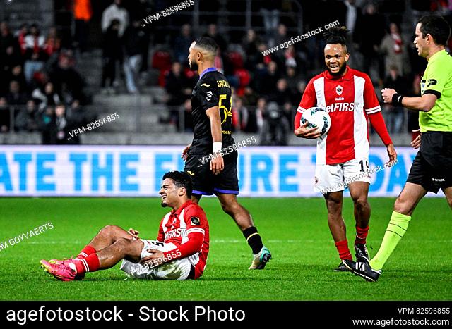 Antwerp's Owen Wijndal lies injured on the ground during a soccer match between Royal Antwerp FC and RSCA Anderlecht, on day 18 of the 2023-2024 season of the...