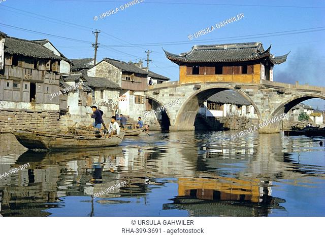 17th century Pavilion Bridge over ancient canal, near Soochow Suzhou, China, Asia