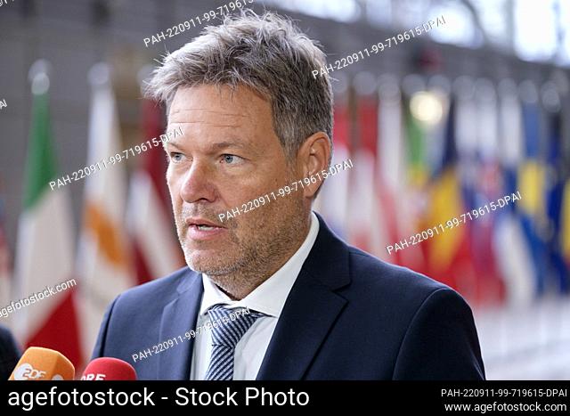 09 September 2022, Belgium, Brüssel: German Minister for Economic Affairs and Climate Action Robert Habeck is talking to media prior to an extraordinary EU...