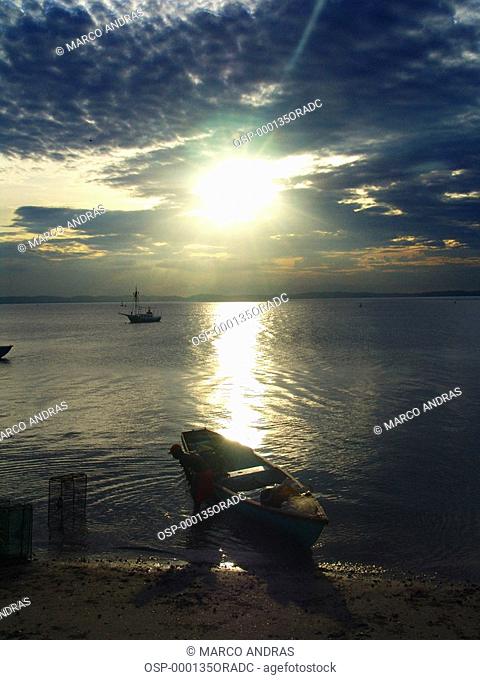solar rays reflecting at bahia beach sea