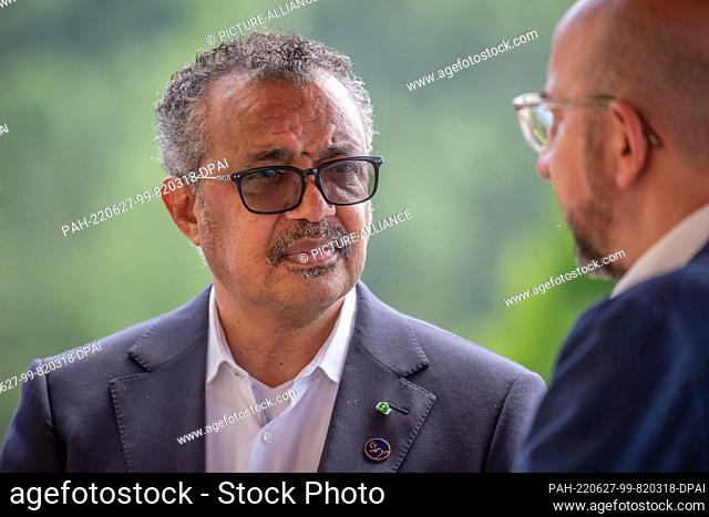27 June 2022, Bavaria, Elmau: Tedros Adhanom Ghebreyesus, Director-General of the World Health Organization (WHO), speaks with Charles Michel