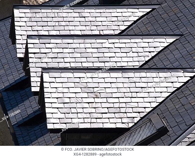 Biescas slate roofs - Alto Gallego - Province of Huesca - Aragon - Aragon Pyrenees - Spain