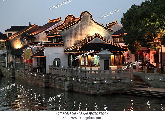 China, Jiangsu, Suzhou, Shantang Old Town, canal scene, old houses,