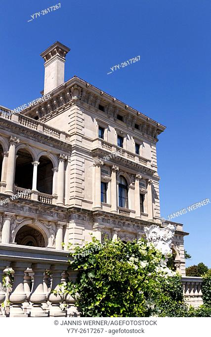 The Breakers, palatial mansion of Cornelius Vanderbilt and chief among the Newport Mansions in Newport, RI, USA
