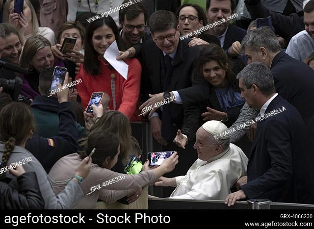 Vatican City, Vatican, 14 december 2022. Pope Francis greets the faithful during his weekly general audience in the Paul VI Hall