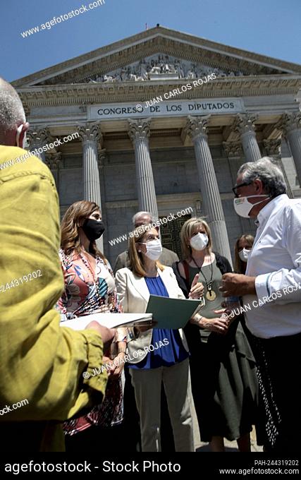 Madrid, Spain; 08/06/2021.- Congress deputies receive the protesters' requests. Hundreds of aspiring resident intern doctor (MIR in spanish) and the rest of the...
