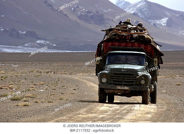 Truck carrying a dismantled yurt, Pamir, Tajikistan, Central Asia, Asia
