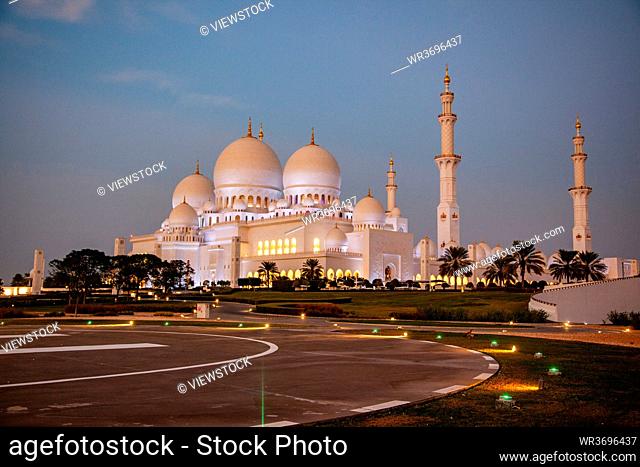 The night of the united Arab emirates ABU dhabi sheikh's mosque