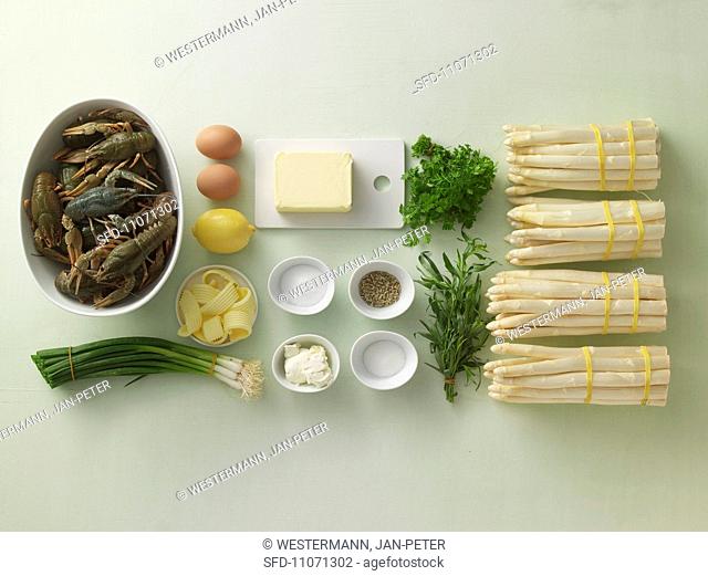 Ingredients for asparagus with crayfish and Bearnaise sauce