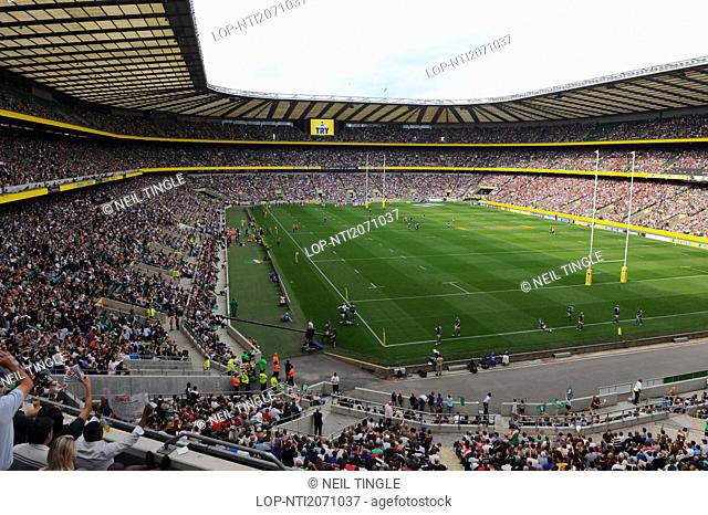 England, London, Twickenham. A game of Rugby Union in front of a sell out crowd at Twickenham Stadium, the home of England rugby