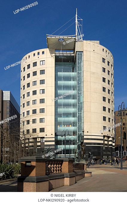 England, West Yorkshire, Leeds, Modern office building No 1 City Square overlooking City Square near to Leeds railway station