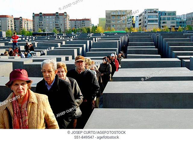 Holocaust Memorial by Peter Eisenmann, Berlin, Germany