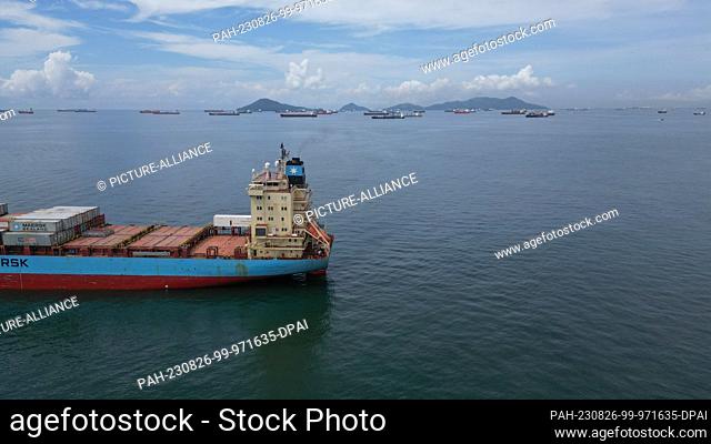 26 August 2023, Panama, Panama-Stadt: View of ships waiting to pass through the Panama Canal. On both sides of the Panama Canal