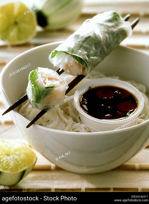 Bahn cuon (steamed spring rolls with shrimps, Vietnam)