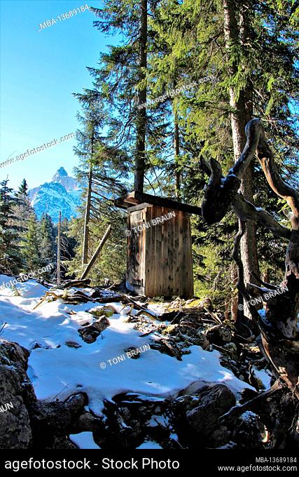 Winter hike near Mittenwald, toilet, toilet house, near Rehbergalm, Europe, Germany, Bavaria, Upper Bavaria, Isar Valley, Werdenfelser Land