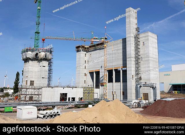 12 August 2022, Saxony-Anhalt, Magdeburg: View of the construction site of the new Block 3 of the MHKW (Rothensee waste-to-energy plant)