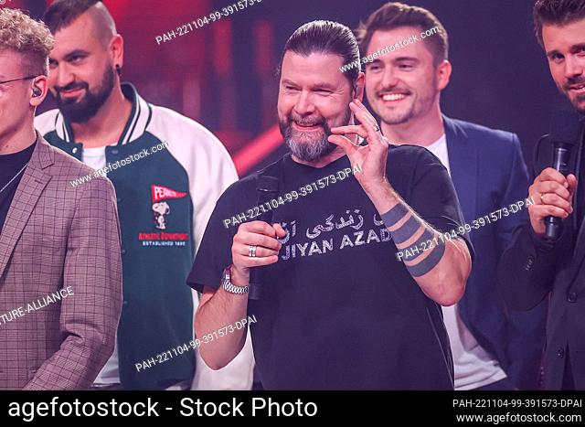 04 November 2022, Berlin: Rea Garvey performs at the finale of the casting show ""The Voice of Germany"" at Studio Adlershof. Photo: Gerald Matzka/dpa