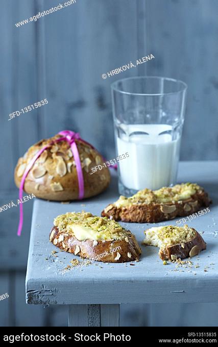 Mazanec - Czech Easter bread with vanilla cream and nuts