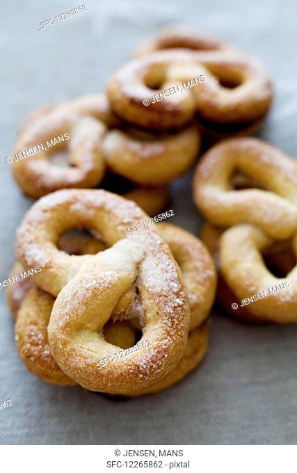 Sugar pretzels