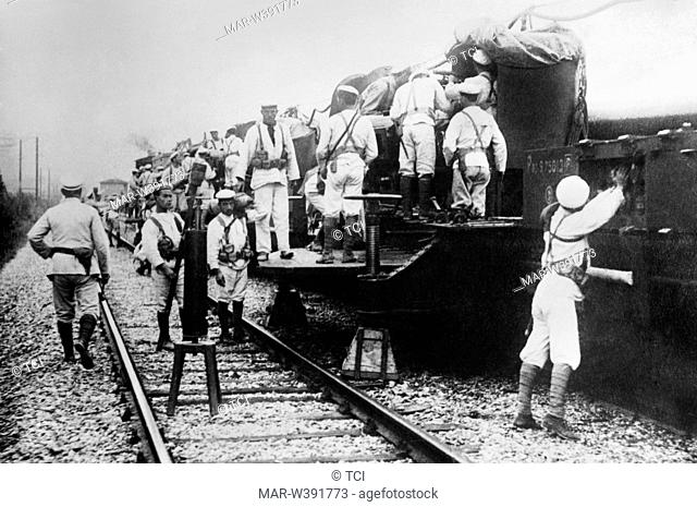 Italian armed soldiers on the train for coastal defense, Italian 1915-18
