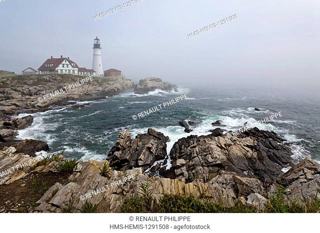 United States, Maine, Portland, Cape Elizabeth, Portland Head Light in the fog