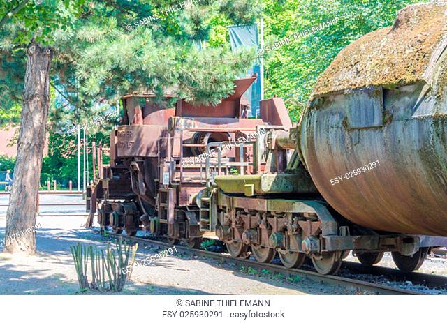 freight wagons, tank wagons, torpedo car or ladle cars called was intended for the transport of liquid iron .