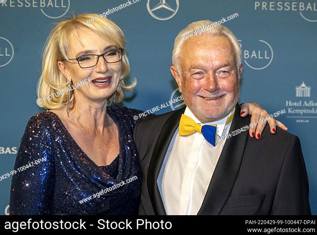 29 April 2022, Berlin: Wolfgang Kubicki (FDP) and his wife Annette Marberth-Kubicki come to the 69th Federal Press Ball at the Hotel Adlon