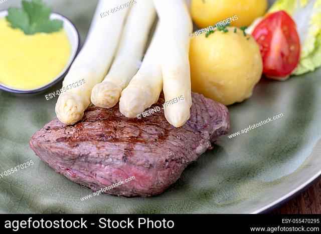 beef steak, asparagus