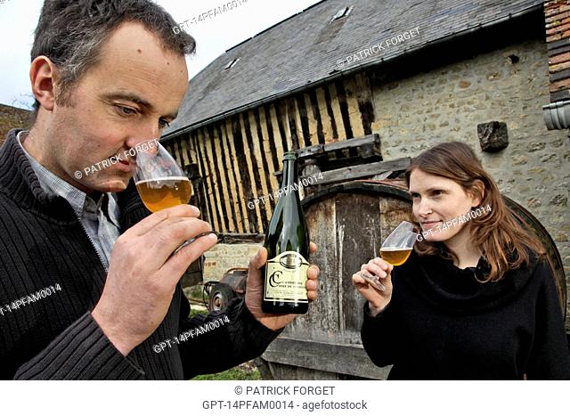 STEPHANE AND LUCILE GRANDVAL, CIDER PRODUCERS AT THE GRANDOUET MANOR, CAMBREMER, THE CIDER ROAD, CALVADOS 14, LOWER NORMANDY, FRANCE