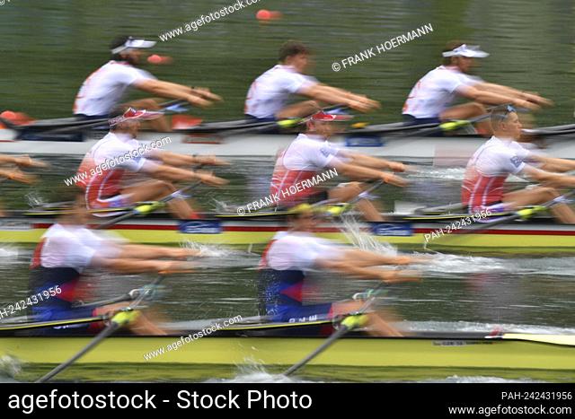 Feature, edge motif, men, M4x, men's quadruple sculls, double fours blurred, dynamic, general, start. Action.Race.Rowing World Cup on the Rotsee in Lucerne
