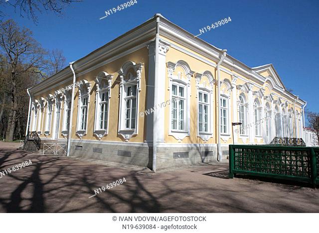 Lower park. Monplaisir palace. Catherine’ wing (1747-1755). Architect Francesco Bartolomeo Rastrelli, Peterhof, near St.Petersburg, Russia