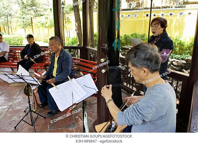 musicians in Lou Lim Leoc garden, Macau, Special Administrative Region, China, Asia