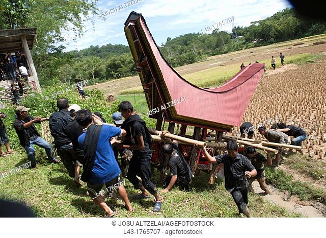 traditional funeral ceremony in Tana toraja, sulawesi, indonesia