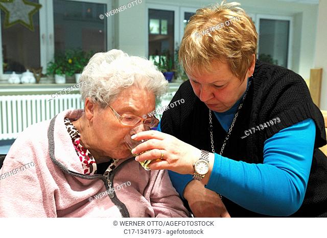 people, physical handicap, old age, retirement home, Altenzentrum der St  Clemens Hospitale in Sterkrade, older woman, aged 70 to 85 years, dementia illness