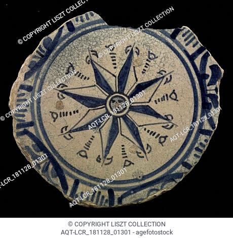 Fragment majolica dish, blue on white, with eight-pointed star, rim in Wanli style, dish crockery holder soil find ceramic earthenware glaze