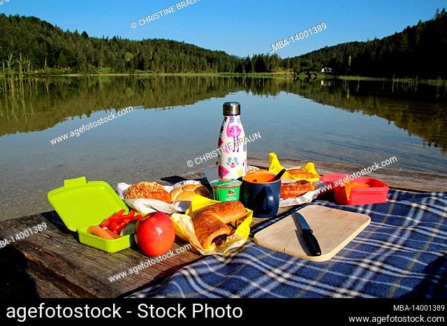 breakfast at the lake, picnic, apple, thermos, croissant, bread roll, radishes, europe, germany, upper bavaria, werdenfelser land, mittenwald, ferchensee