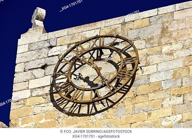 Clock in the church of Santa Maria La Mayor – Morella – Els Ports - Castellon province – Comunidad Valenciana – Spain - Europe